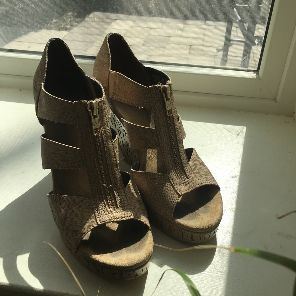 Aerosoles Gold Wedge - 8.5